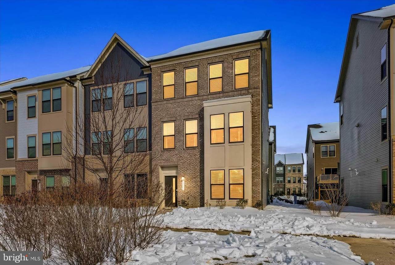 219 Oakpine Drive - Photo 1