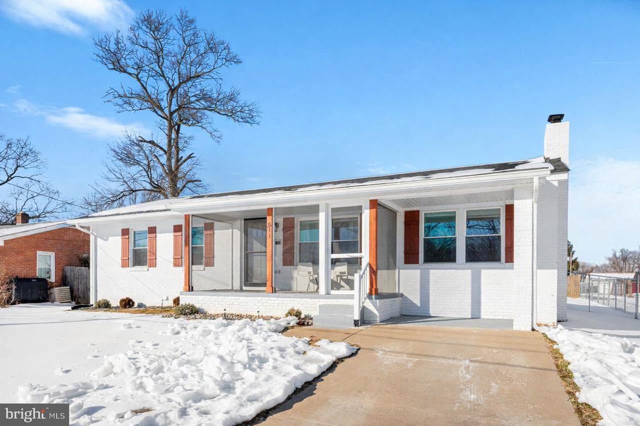 511 13TH Street - Photo 1