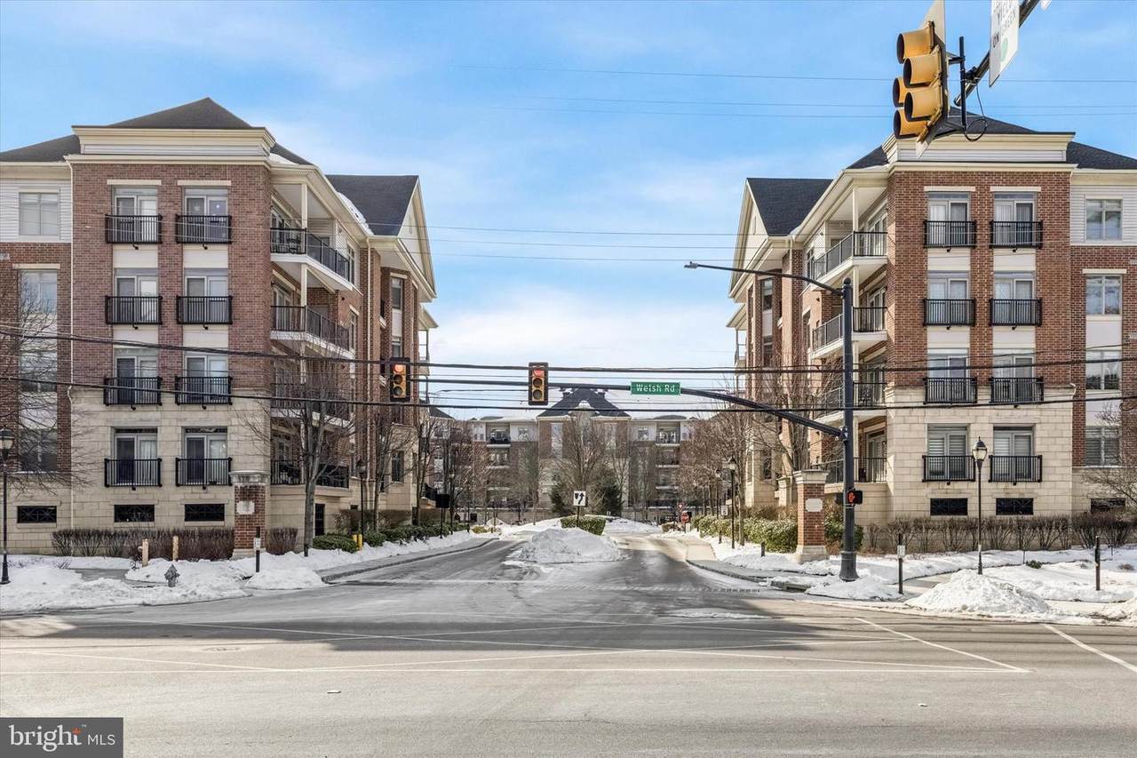 427 Carson Terrace - Photo 1