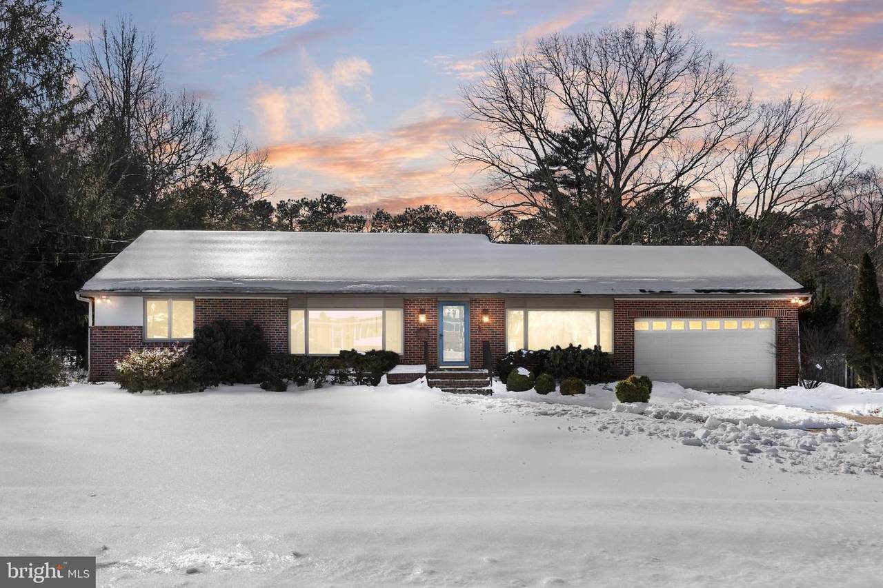 136 Paradise Drive - Photo 1