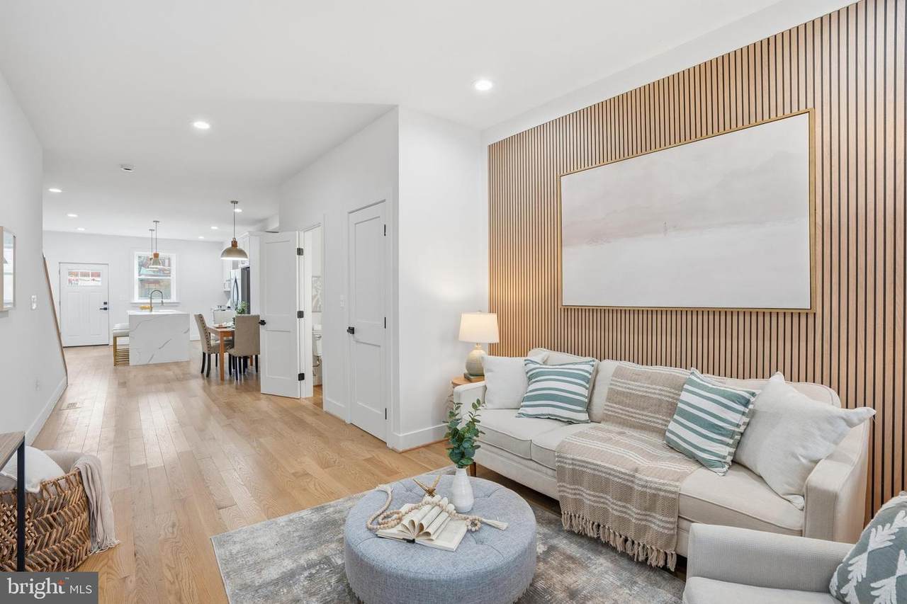 3921 Roland Avenue - Photo 1