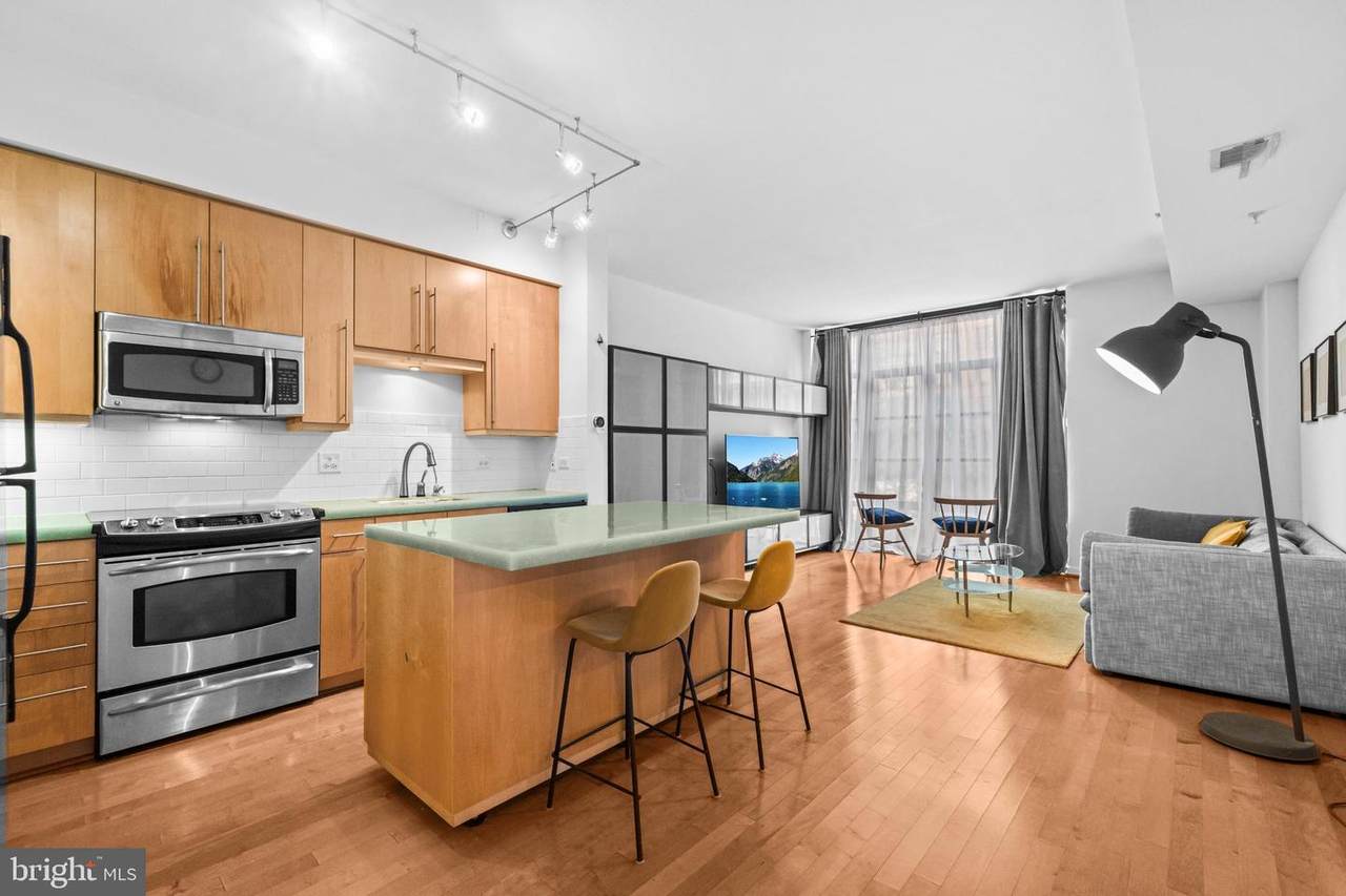 437 New York Avenue - Photo 1