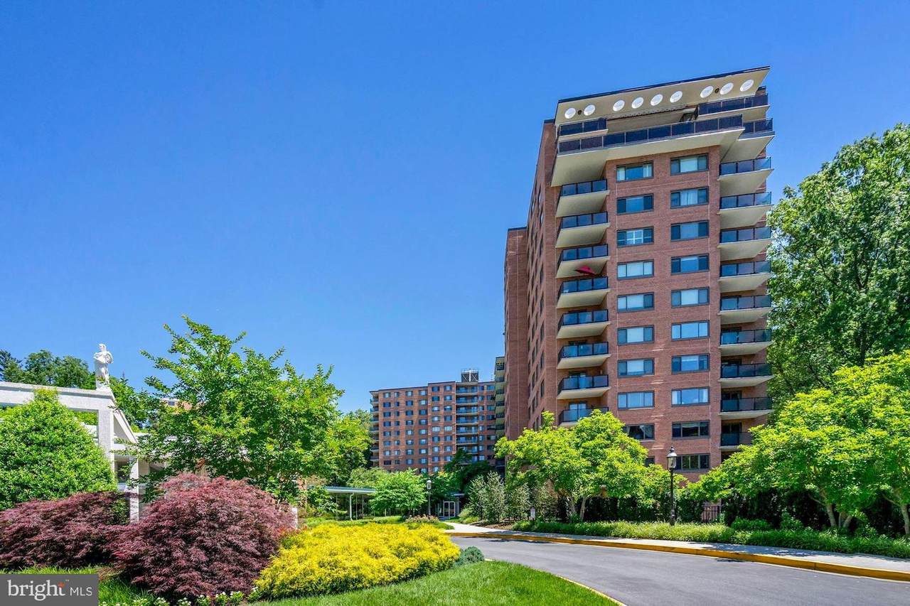 4201 Cathedral Avenue - Photo 1