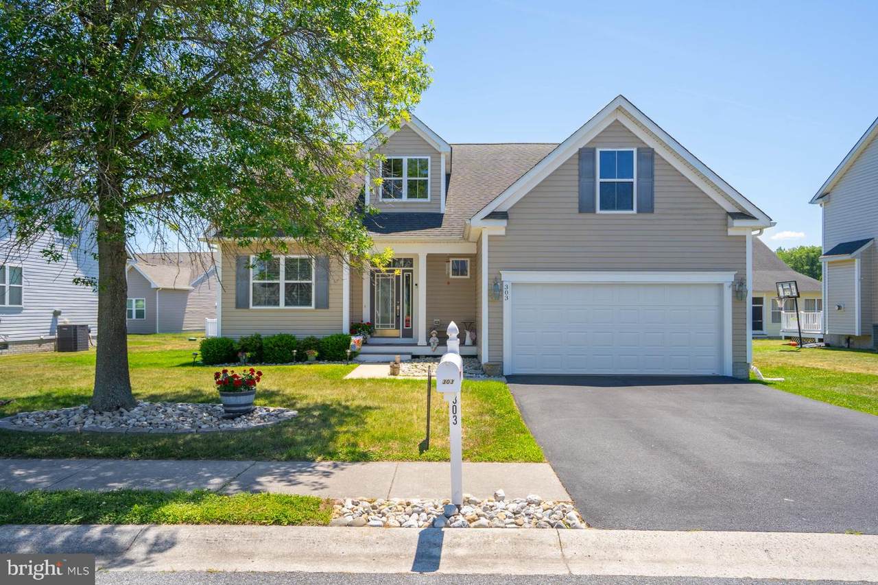 303 Amberly Court - Photo 1