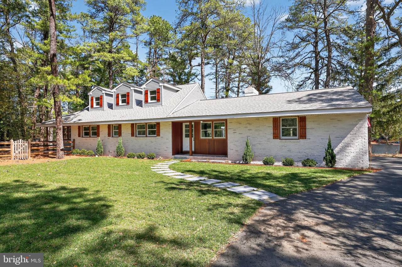 113 Centennial Drive - Photo 1