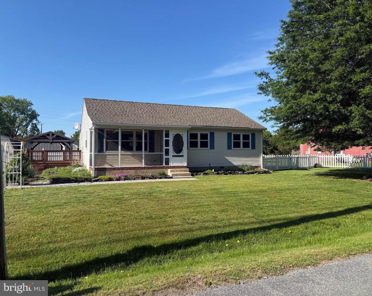 36432 Davis Street - Photo 1