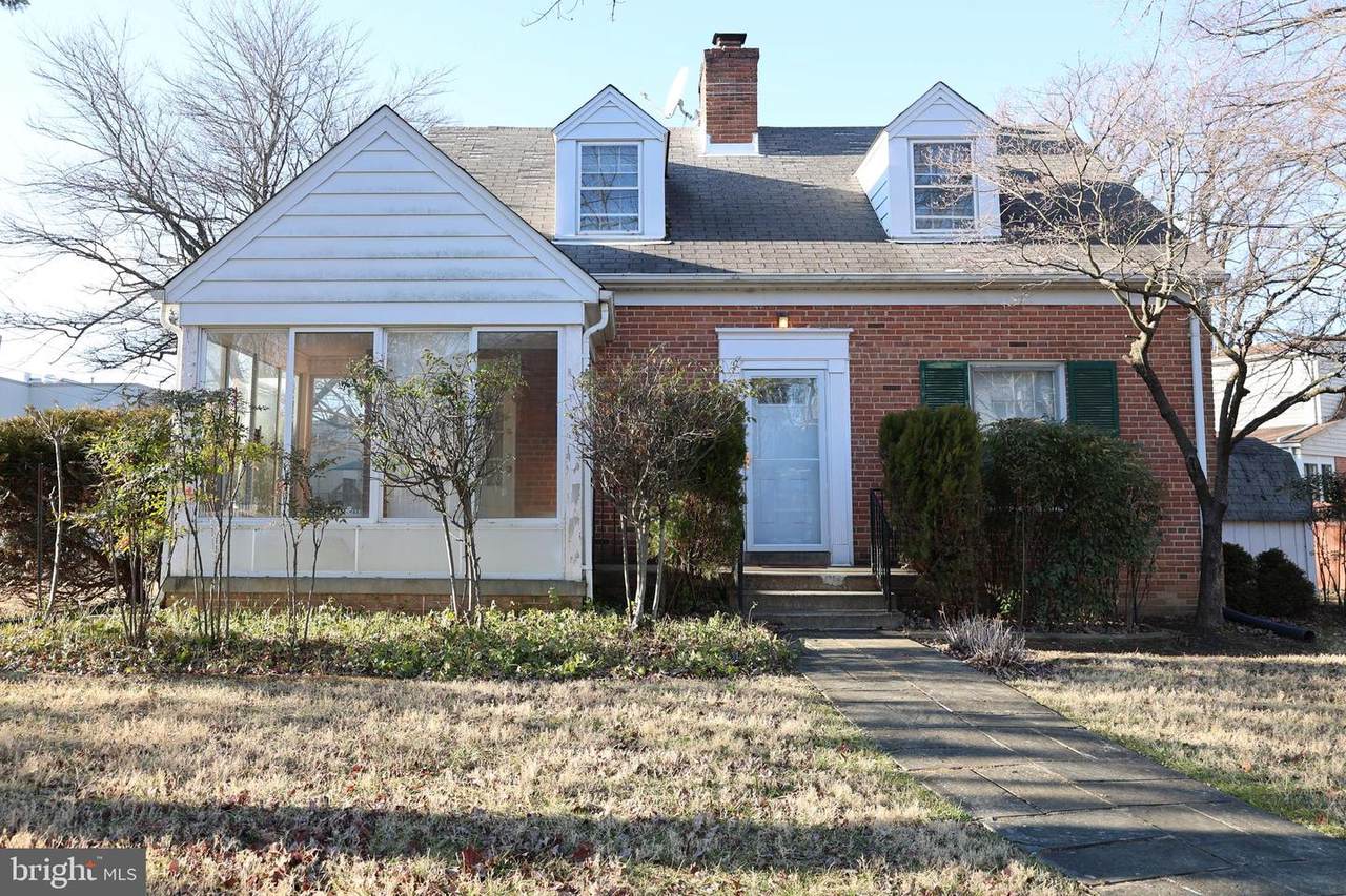 8208 Maple Ridge Road - Photo 1