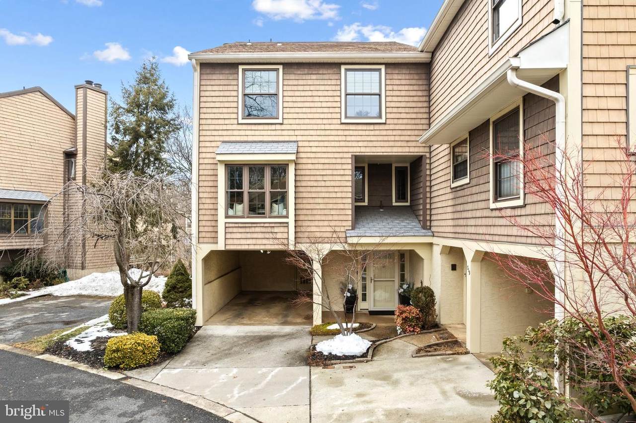 318 Kings Croft - Photo 1
