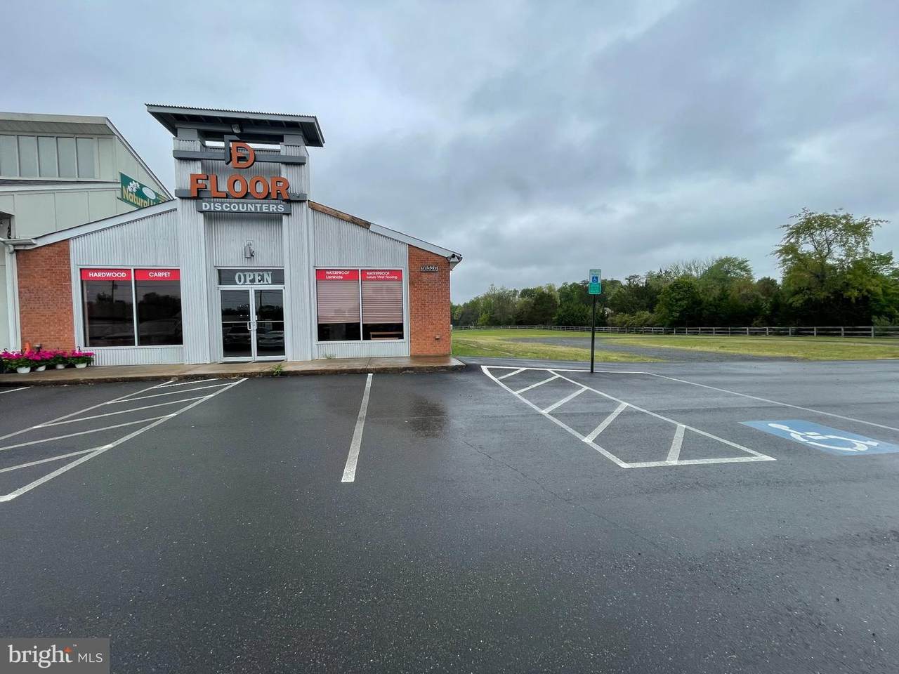 16326 Lee Highway - Photo 1