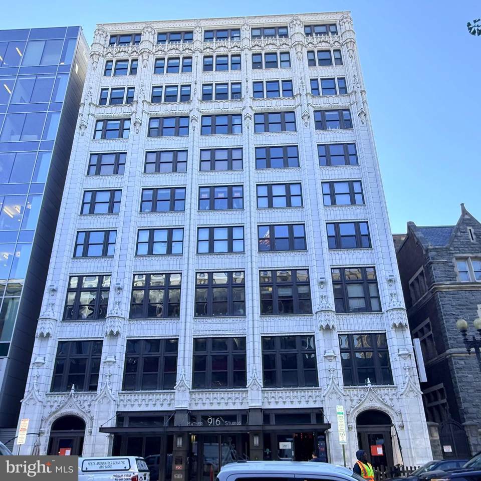 916 G Street - Photo 1