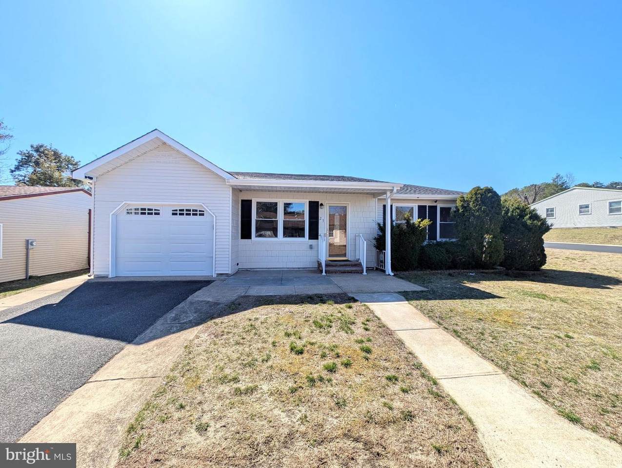 25 Churchill - Photo 1