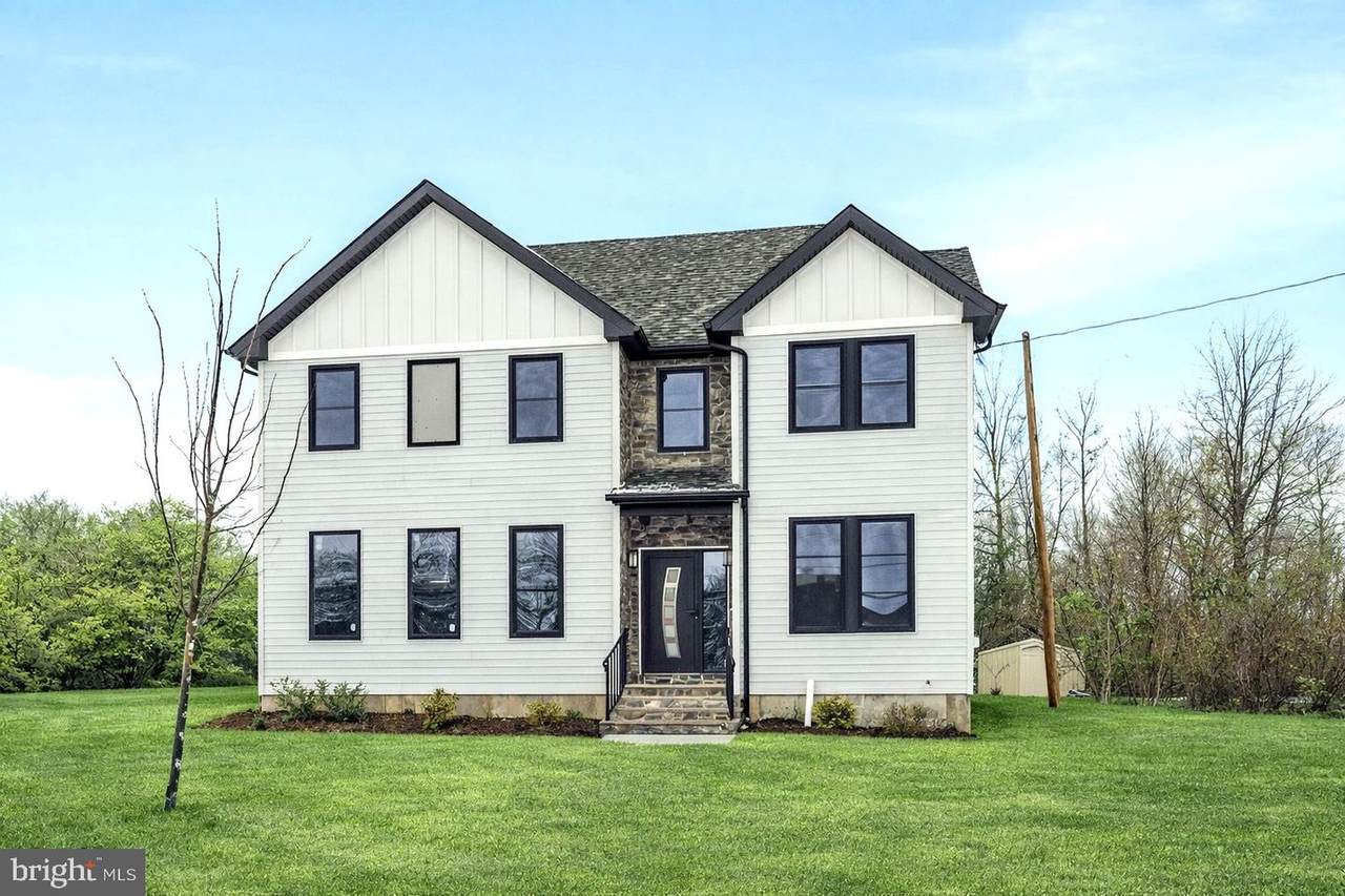 237 A Main - Photo 1