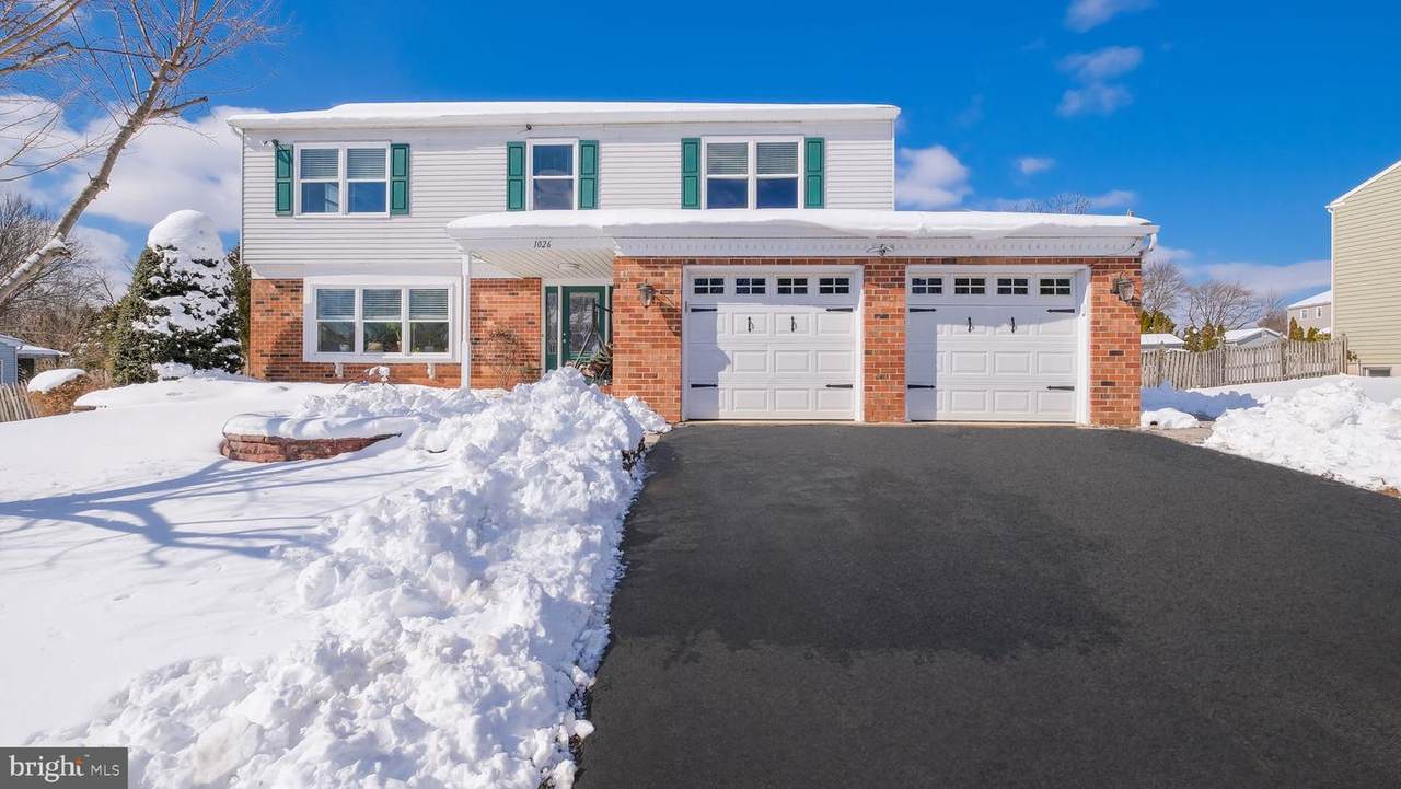 1026 Surrey Lane - Photo 1