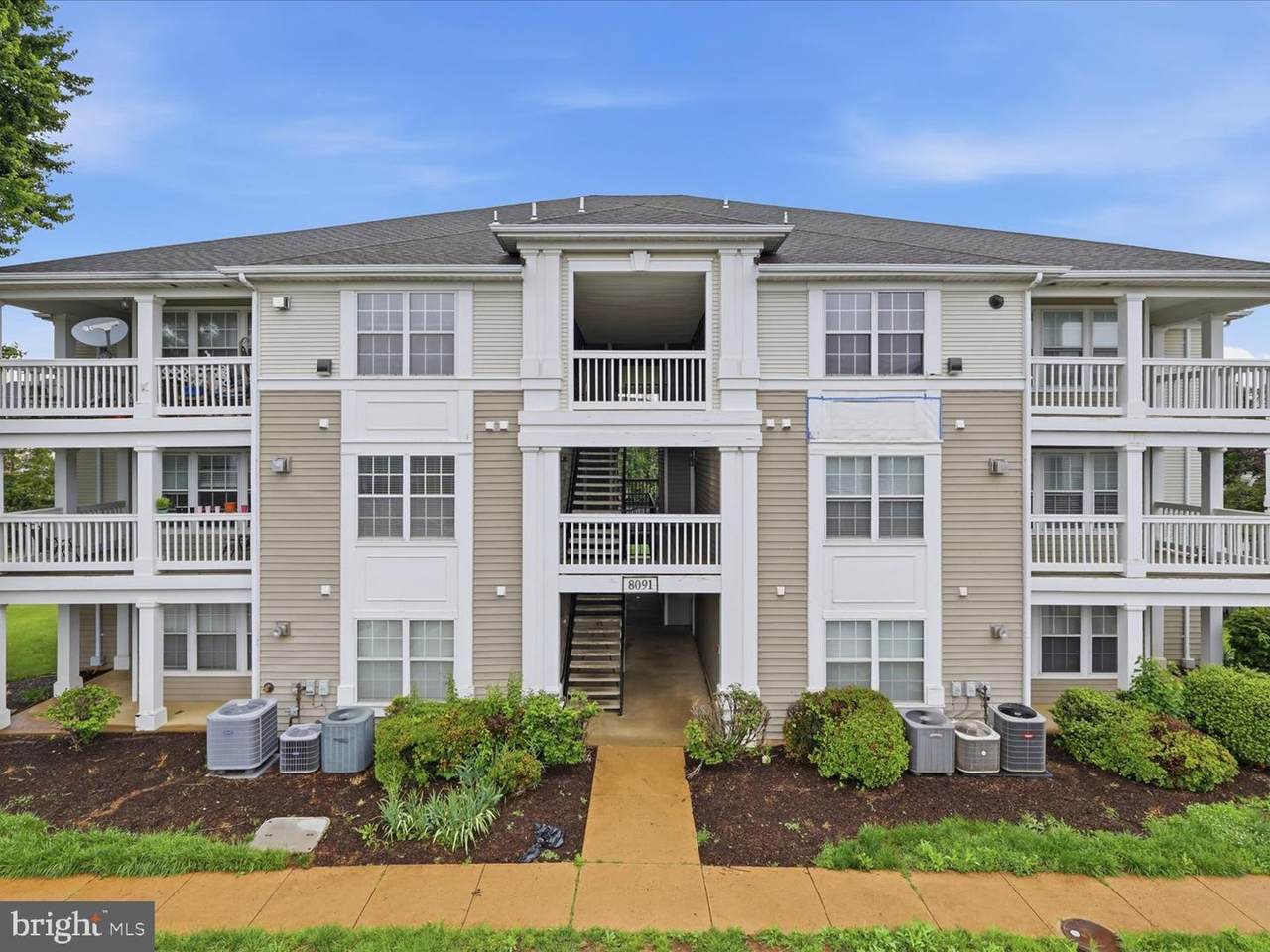 8091 Lacy Drive - Photo 1