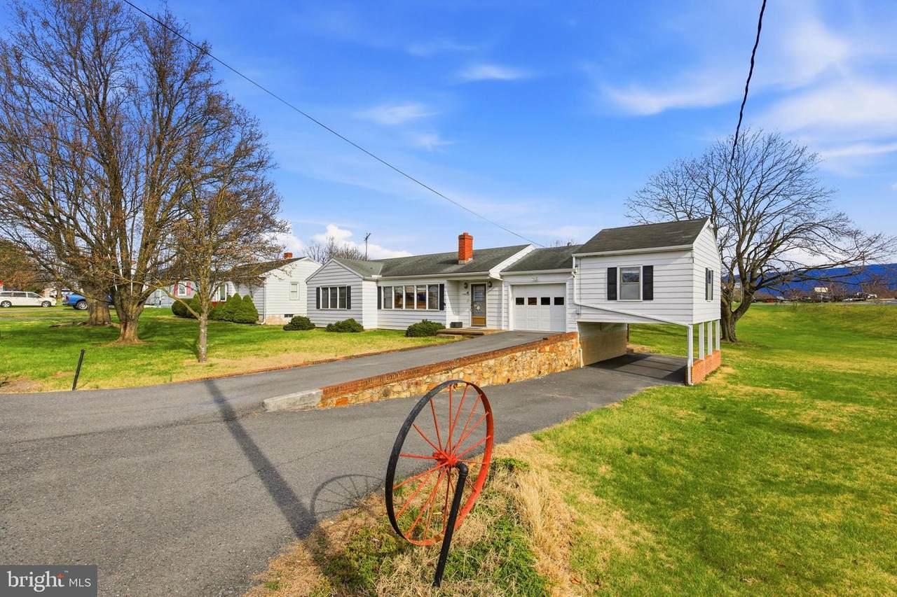 1081 Hisey Avenue - Photo 1