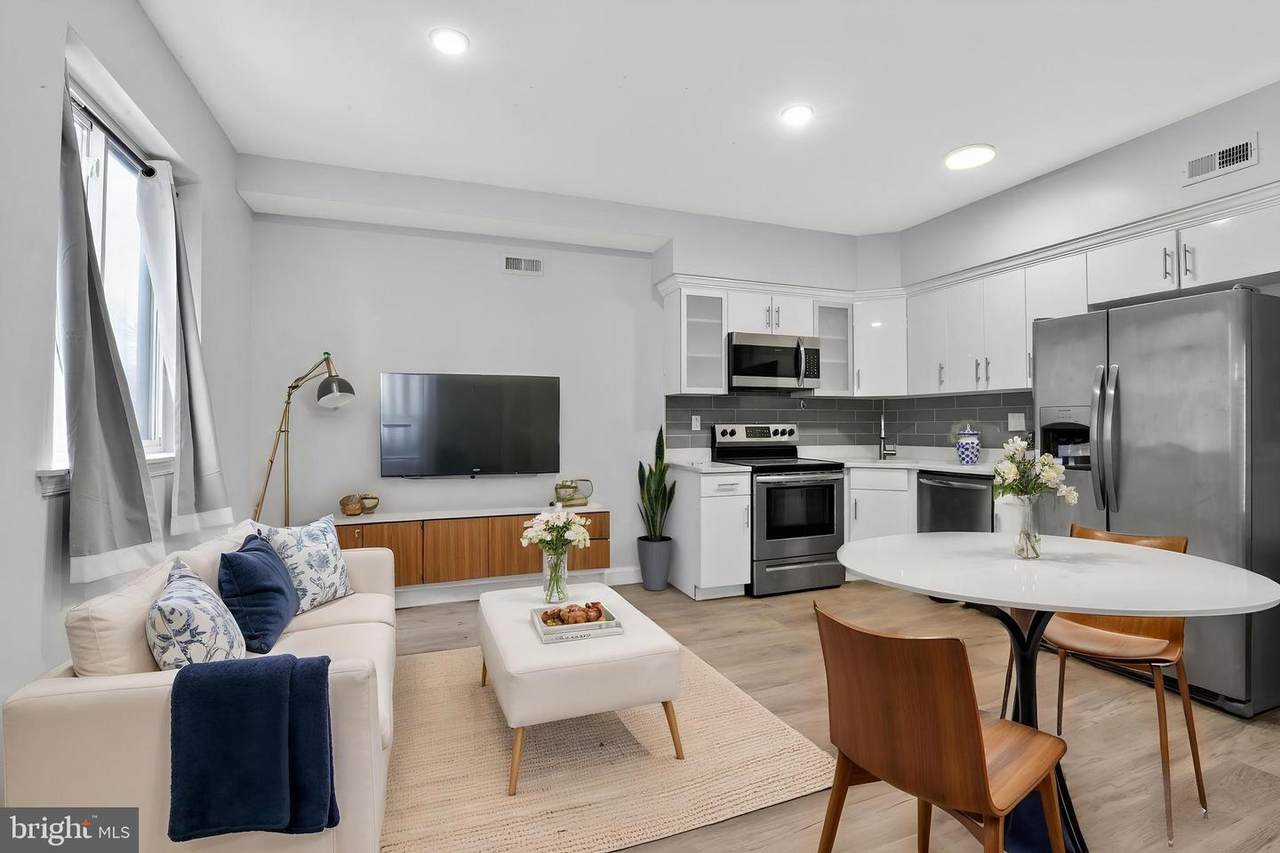 523 11TH Street - Photo 1