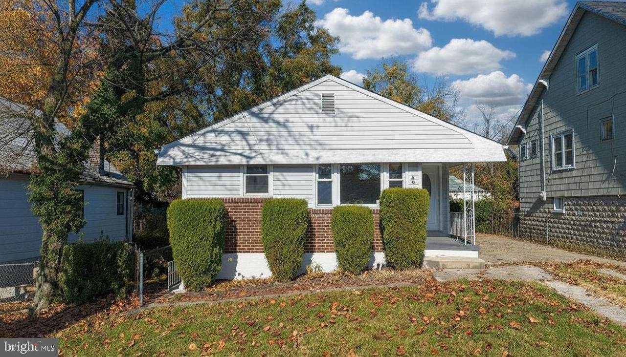 4610 Schley Avenue - Photo 1