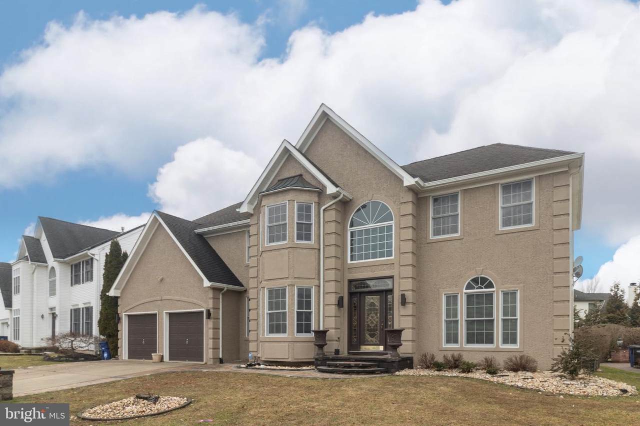 430 Country Club Drive - Photo 1