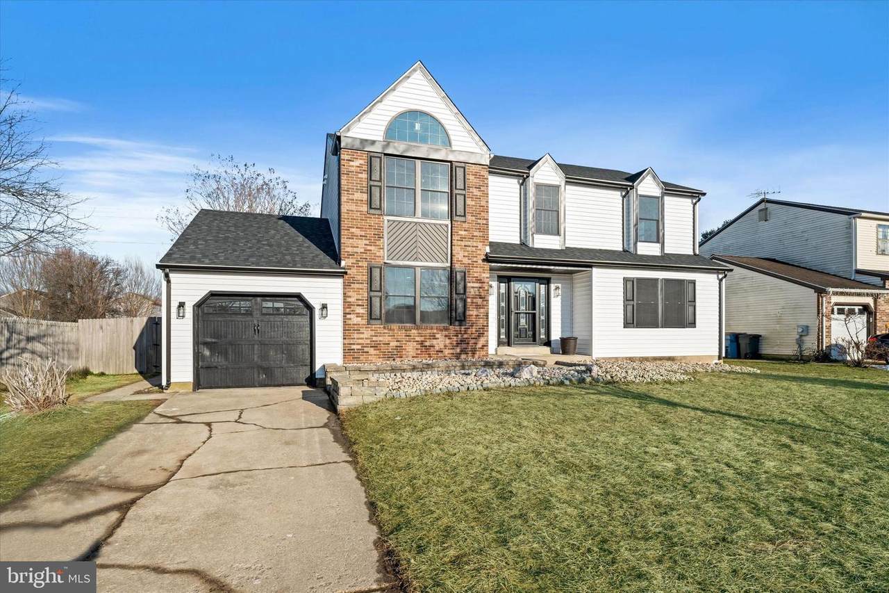 411 Pheasant Circle - Photo 1