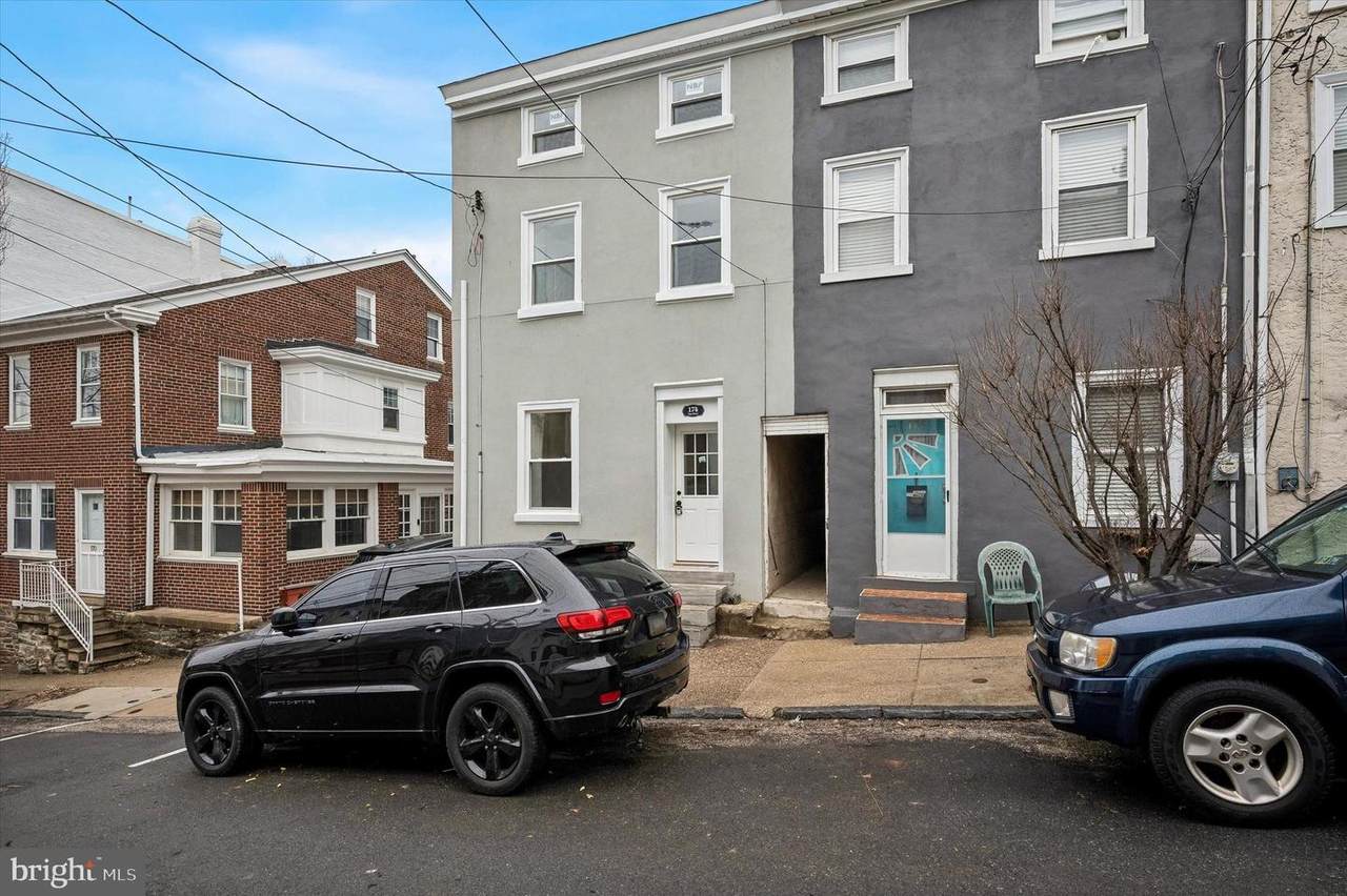 174 Gay Street - Photo 1