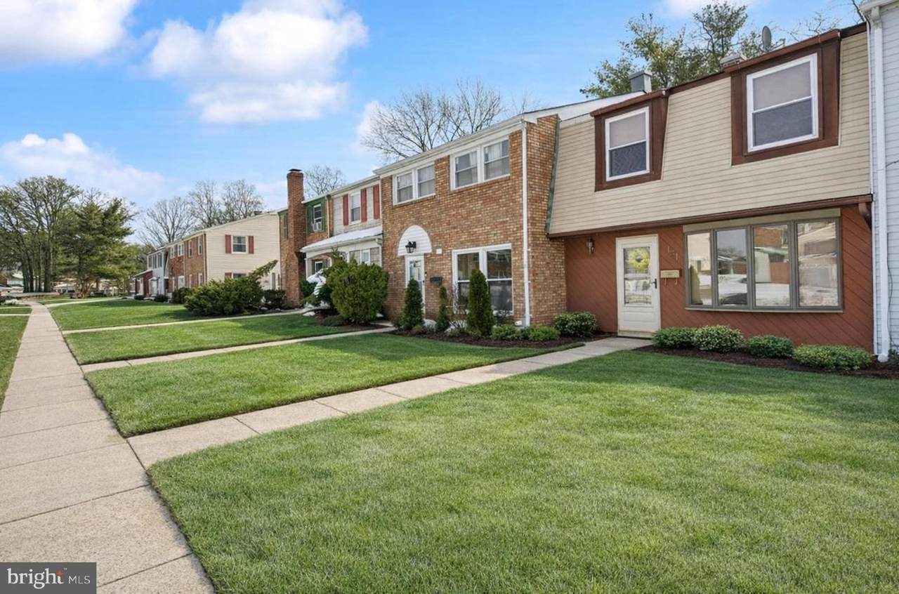 184 Rockland Drive - Photo 1