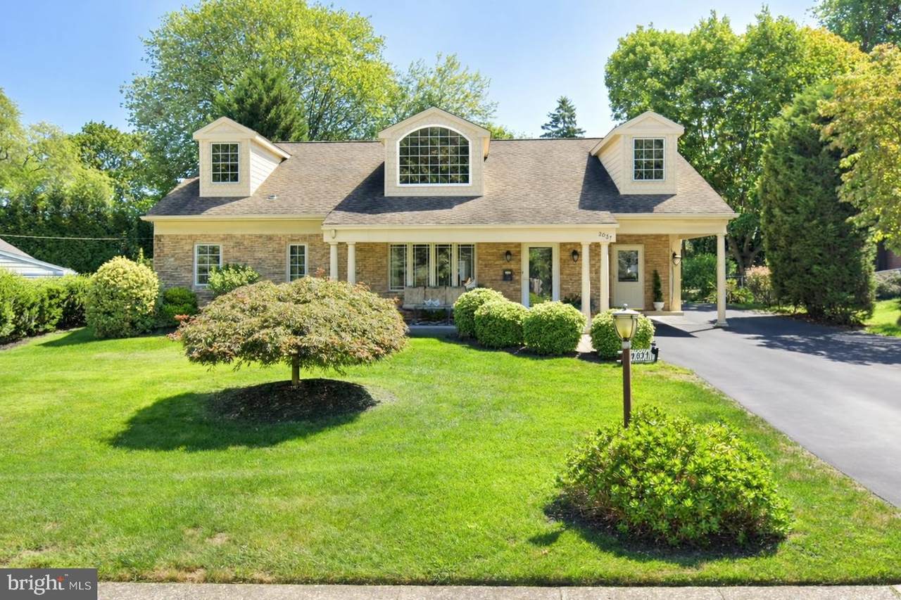 2037 Woodside Lane - Photo 1