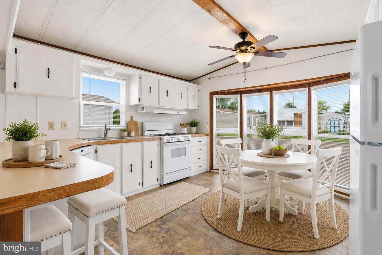 707 Berry Road - Photo 1