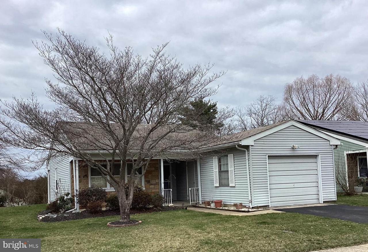 43 Kingston Way - Photo 1