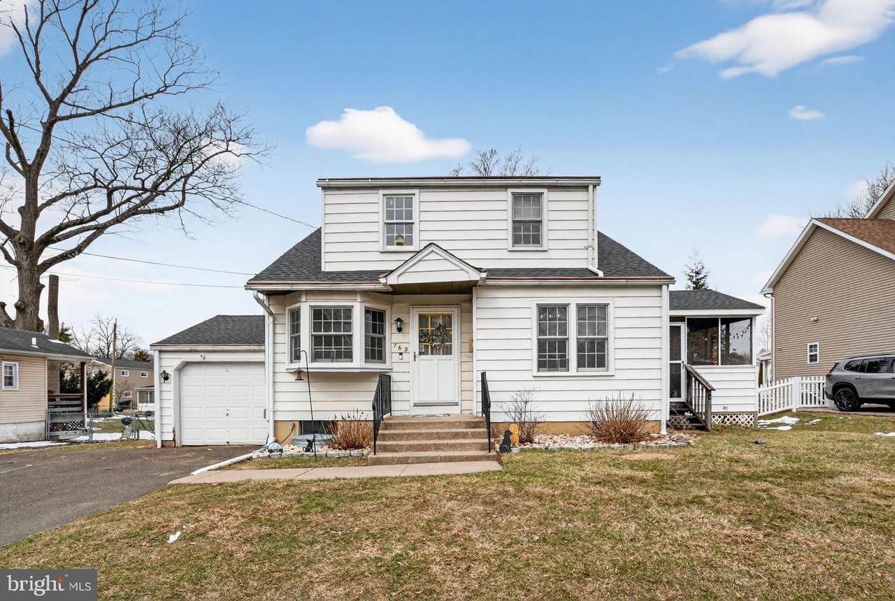 762 Garfield Avenue - Photo 1