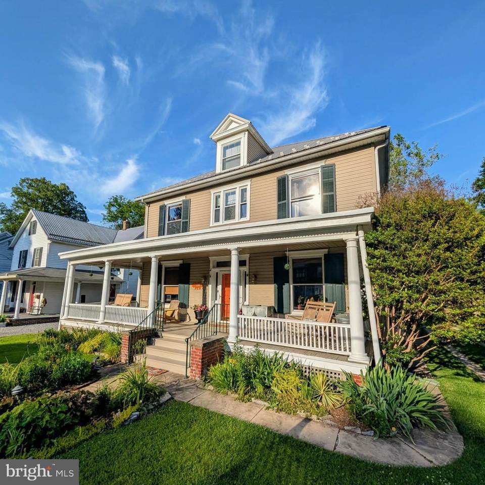 105 Linden Avenue - Photo 1