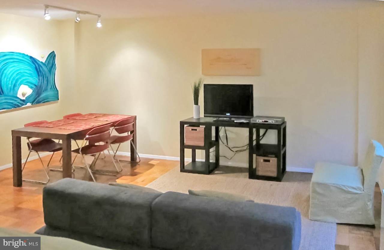 2030 F Street - Photo 1