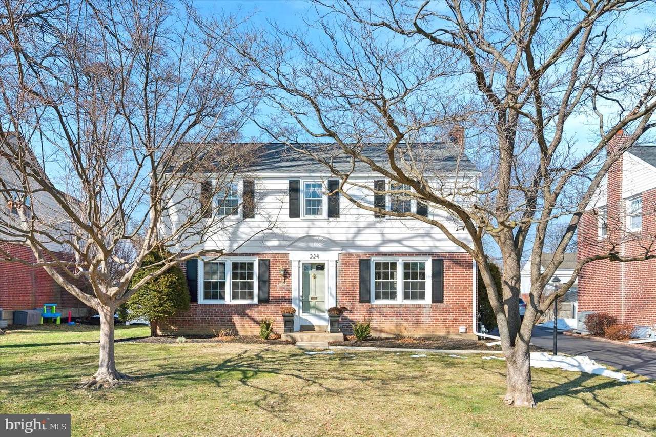 224 Farnham Road - Photo 1