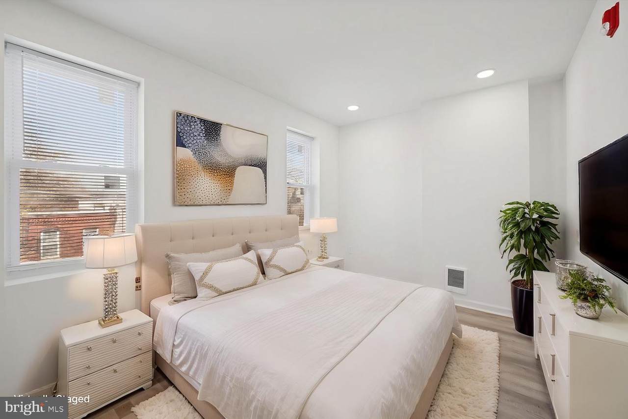 4926 Thompson Street - Photo 1