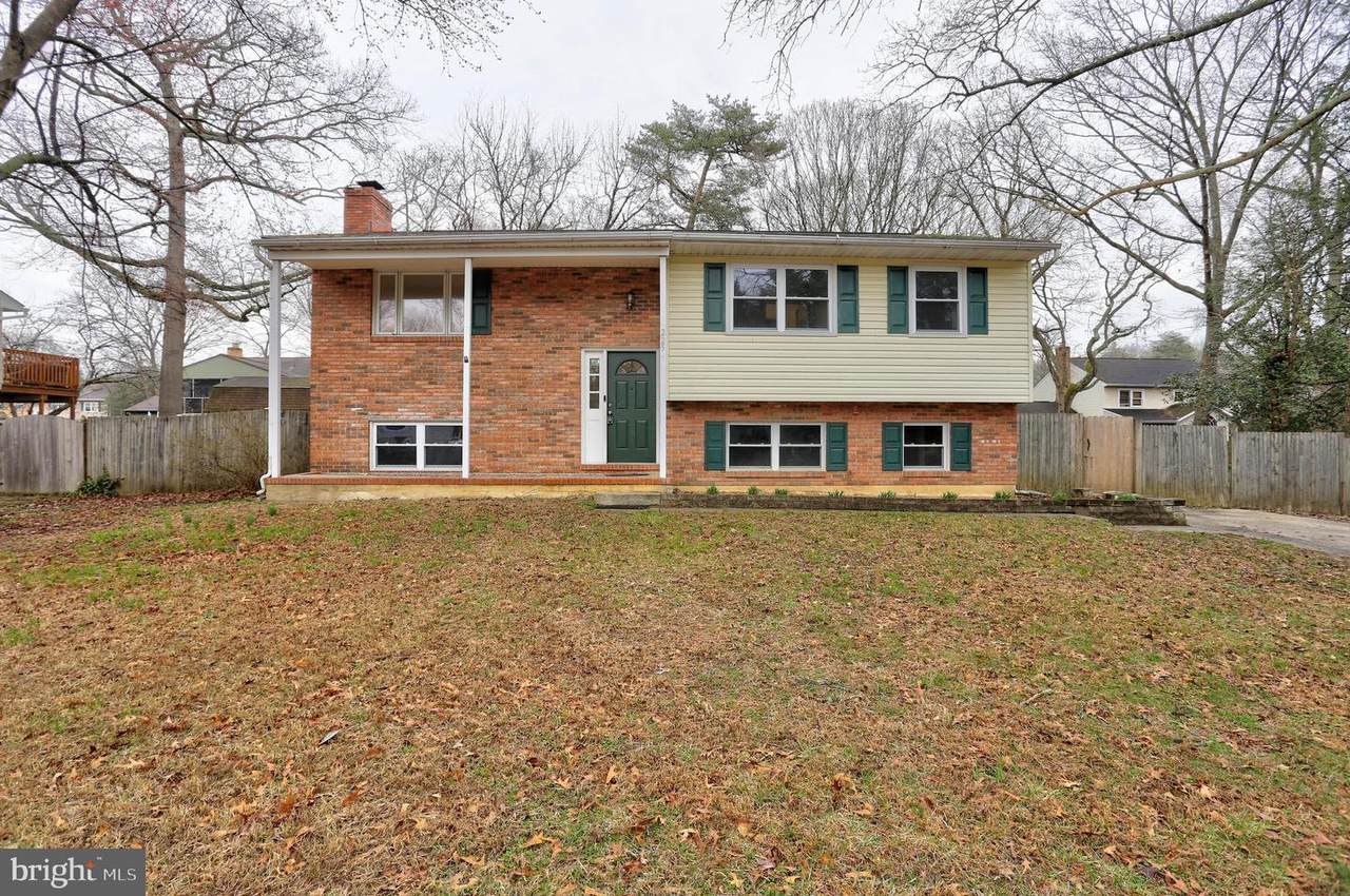 225 Pennsylvania Avenue - Photo 1