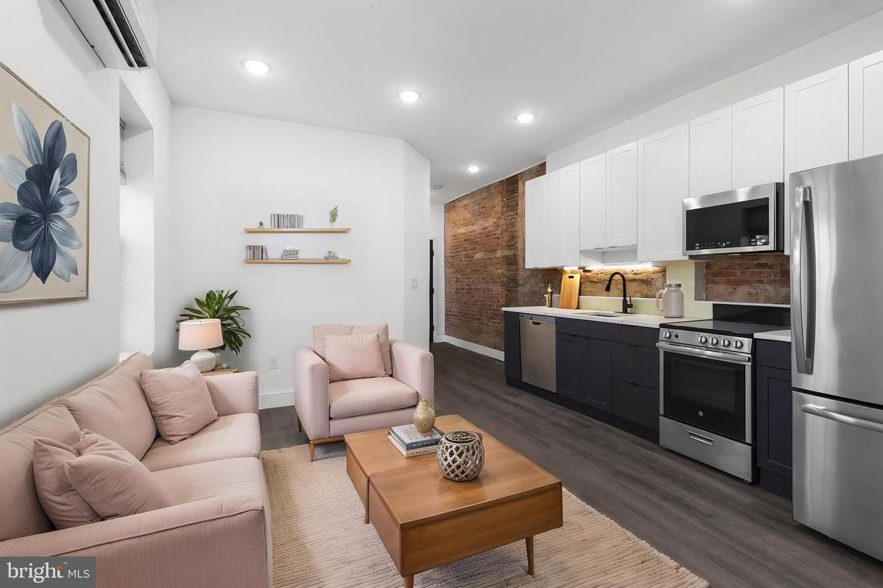 212 Catharine Street - Photo 1
