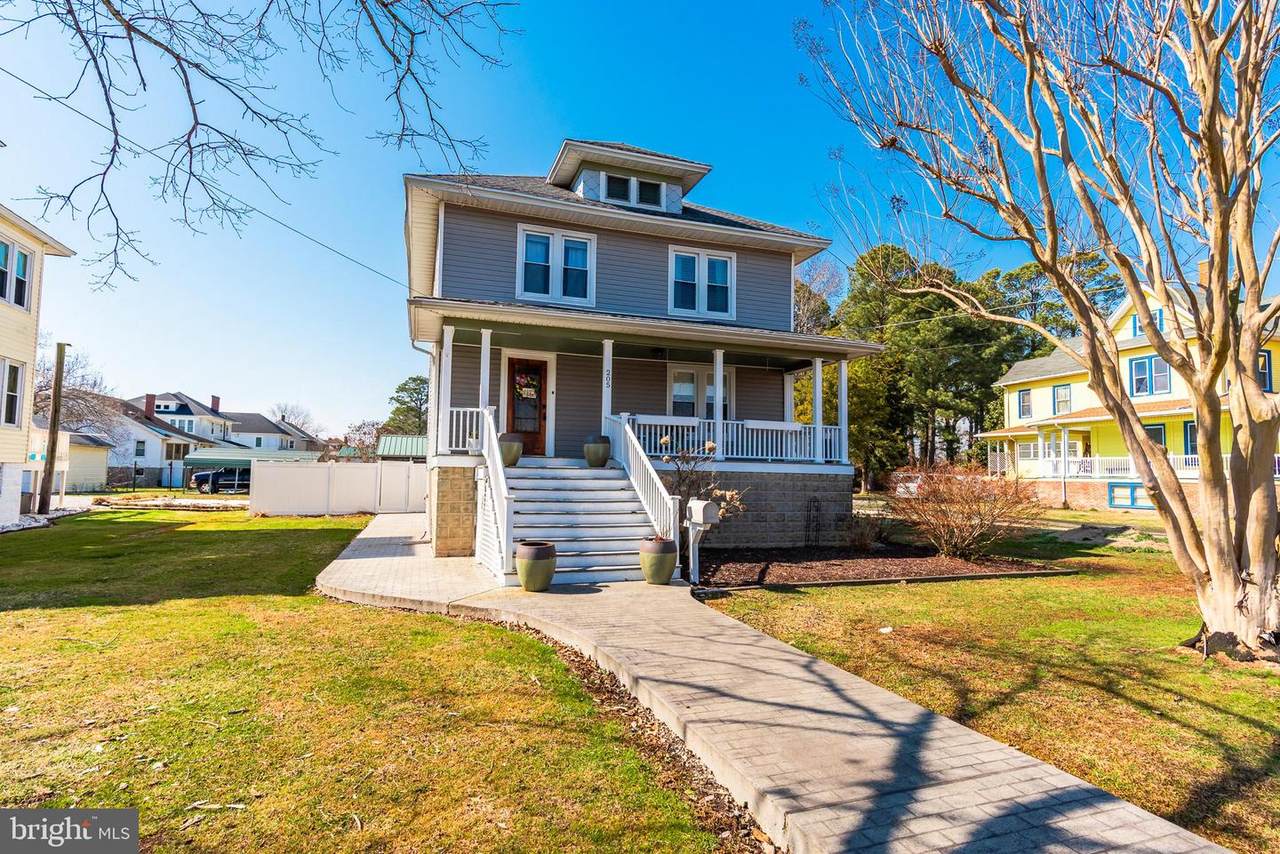 205 Somerset Avenue - Photo 1