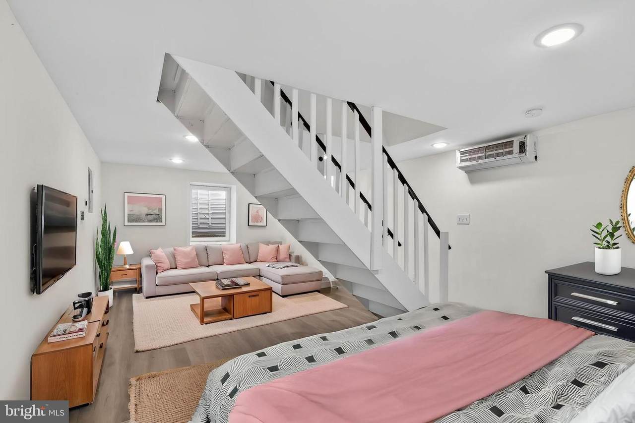 2046 Huntingdon Street - Photo 1