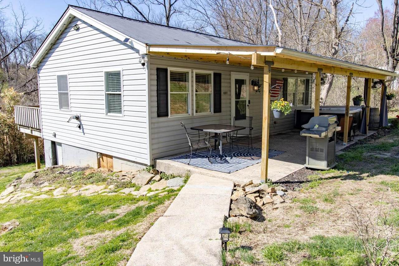 637 Oklahoma Avenue - Photo 1
