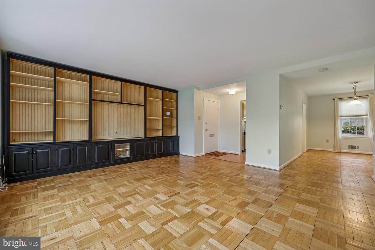 647 Azalea Drive - Photo 1