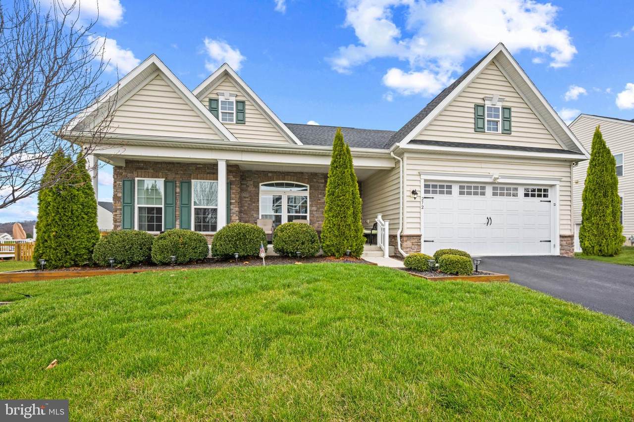 272 Meadow Creek Drive - Photo 1