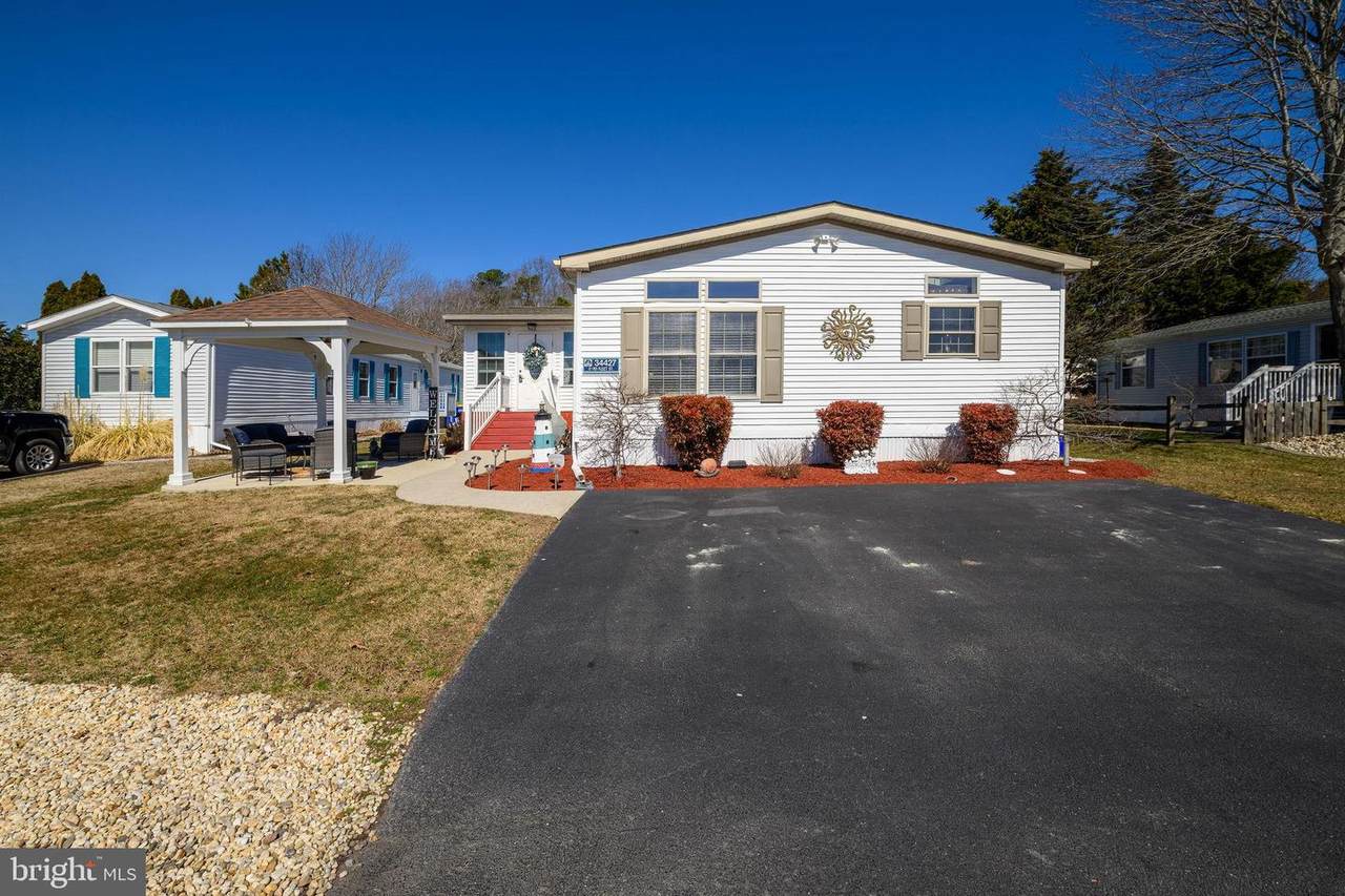 34427 Fleet Street - Photo 1