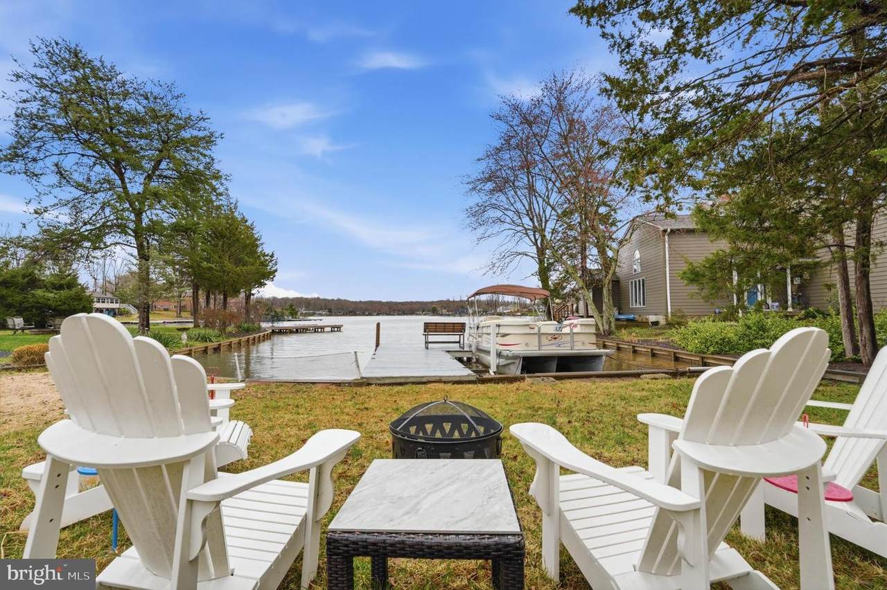 1353 Lakeview Parkway - Photo 1