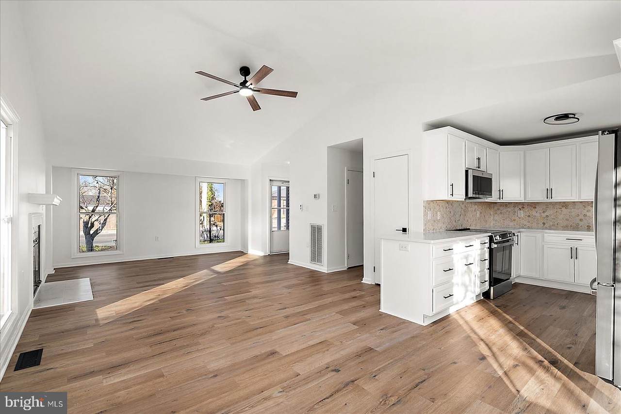 302 Franklin Avenue - Photo 1