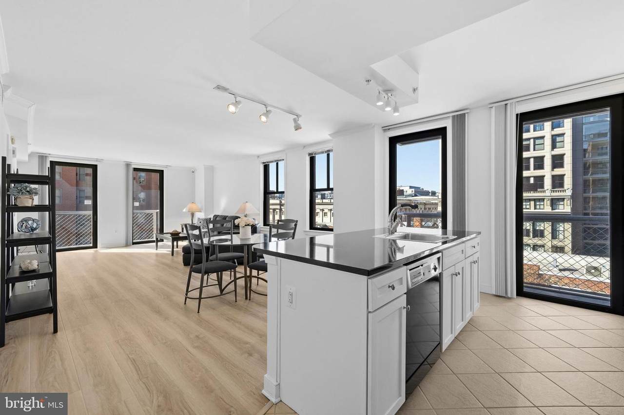 616 E Street - Photo 1