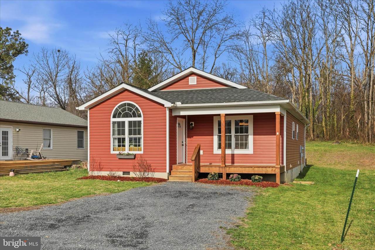6131 Moore Ave - Photo 1