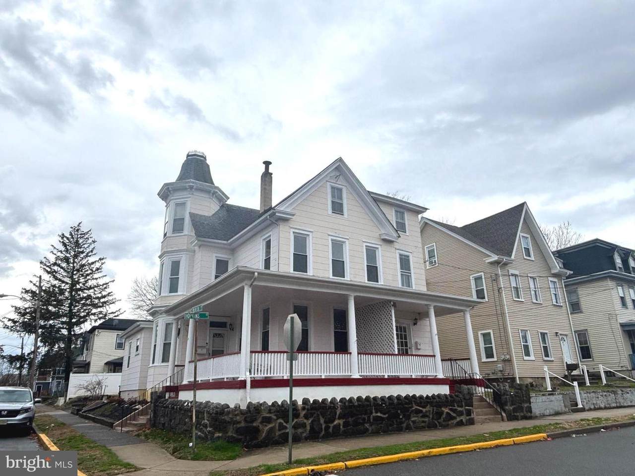 49 Hopkins Street - Photo 1