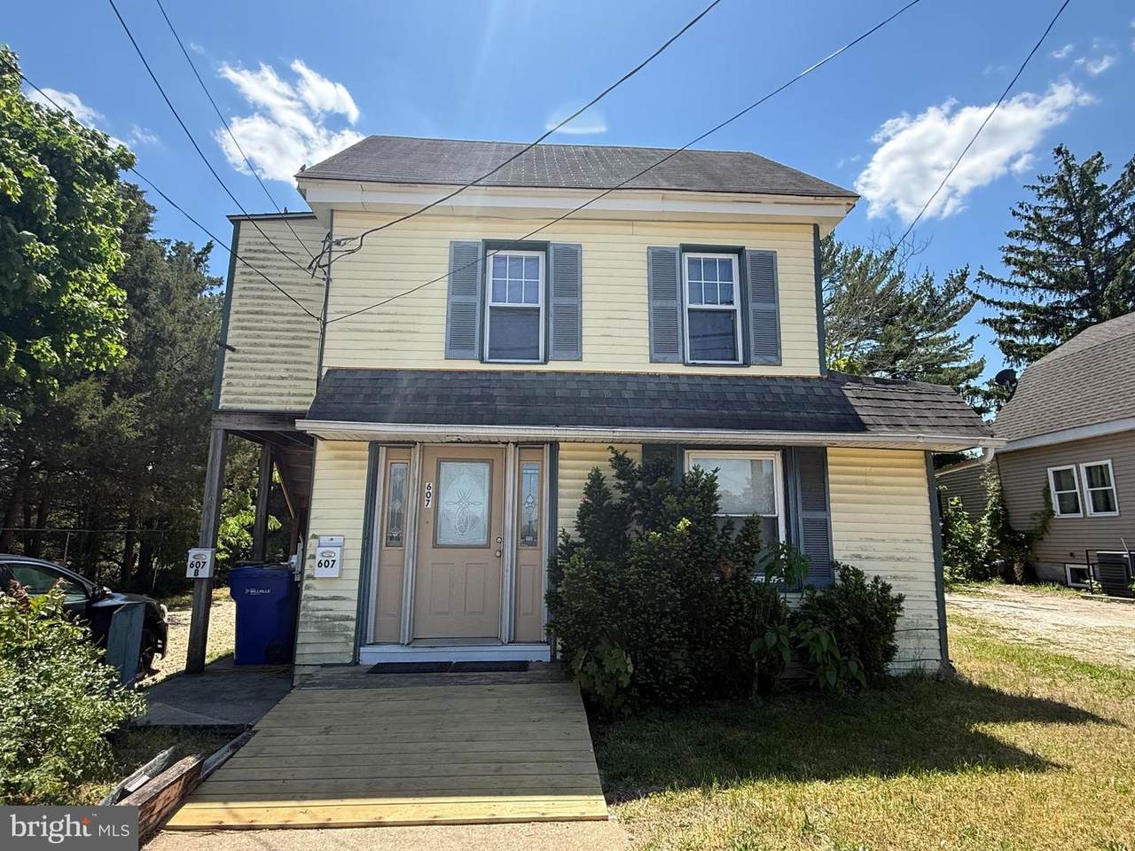 607 Broad Street - Photo 1