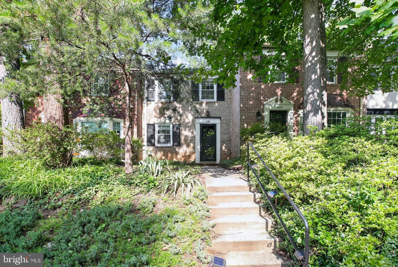 856 Azalea Drive - Photo 1