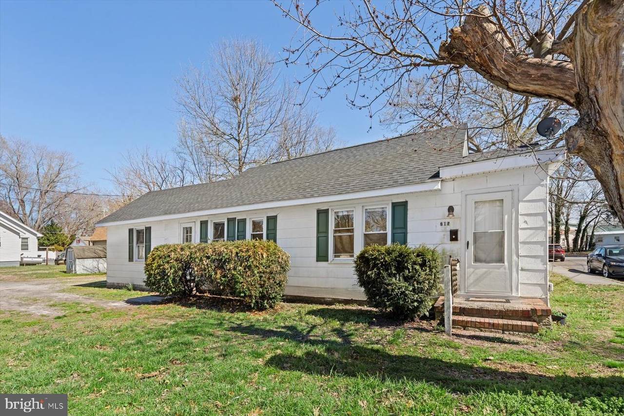 705 Roger Street - Photo 1