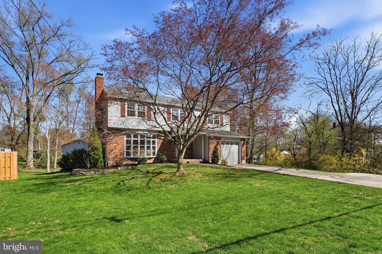 221 Valley Drive - Photo 1